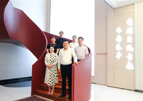 熱烈歡迎省委統(tǒng)戰(zhàn)部張部長一行蒞臨客來福家居股份有限公司指導(dǎo)工作！